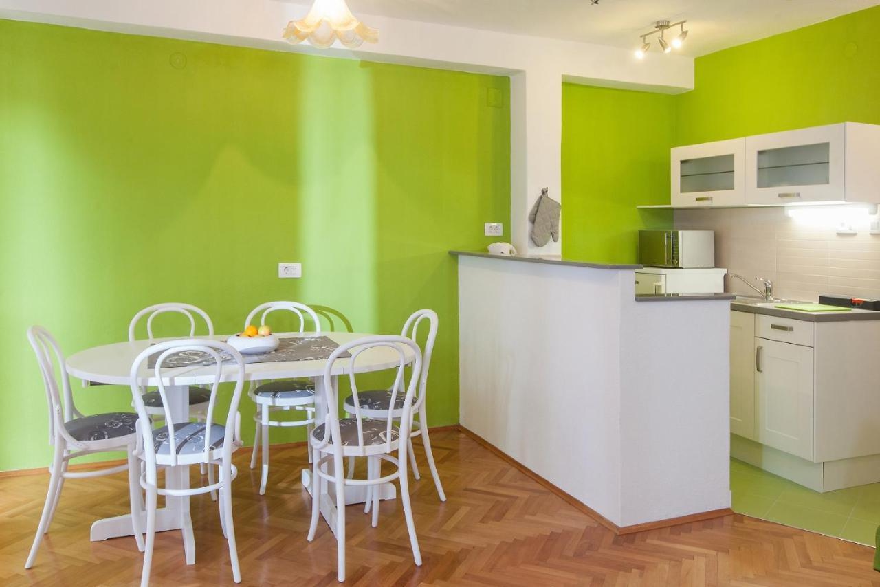 Vega Apartments Podgora Extérieur photo